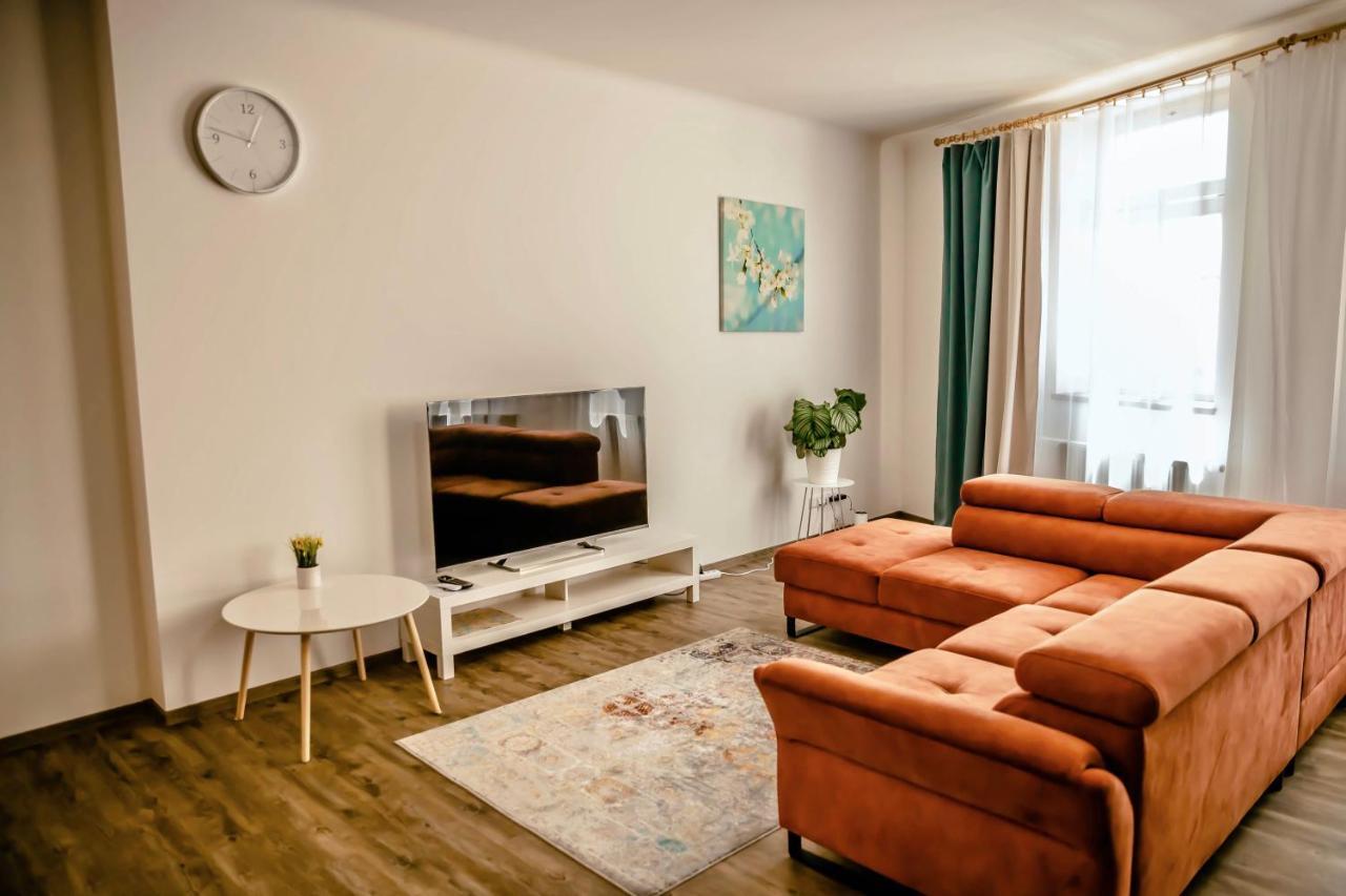 Luxusni Studio Na Velkem Namesti, Wi-Fi, Netflix Hradec Králové Exteriör bild